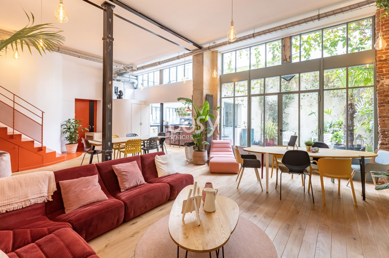 Renting a modern and fully equipped filming space in the heart of Paris, France, perfect for all types of video productions